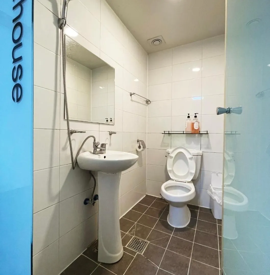 24 Guesthouse Sinchon Avenue Seoul 0*,  South Korea