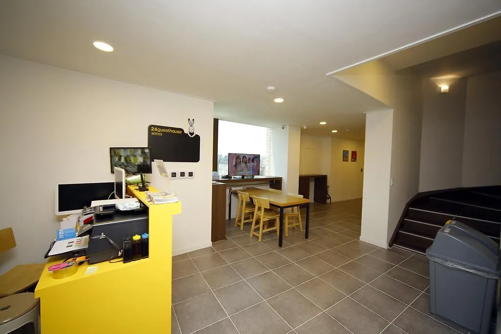 Hostel 24 Guesthouse Sinchon Avenue Seoul